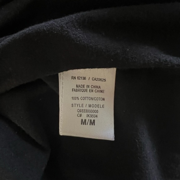 GUESS Jeans Gold Sequins Top Sz M Womens Black Tee Shirt Logo - Picture 4 of 5